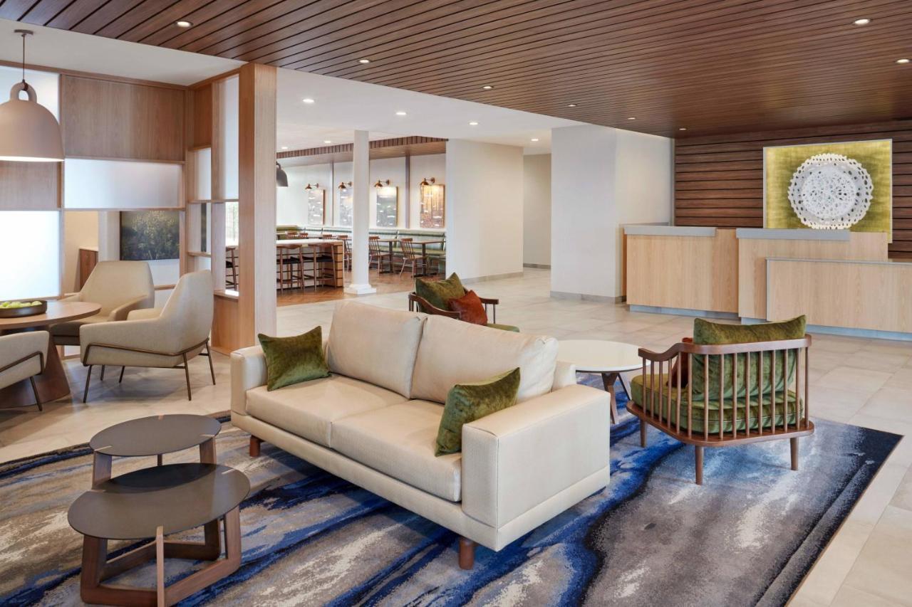 Fairfield By Marriott & Clear Hotel