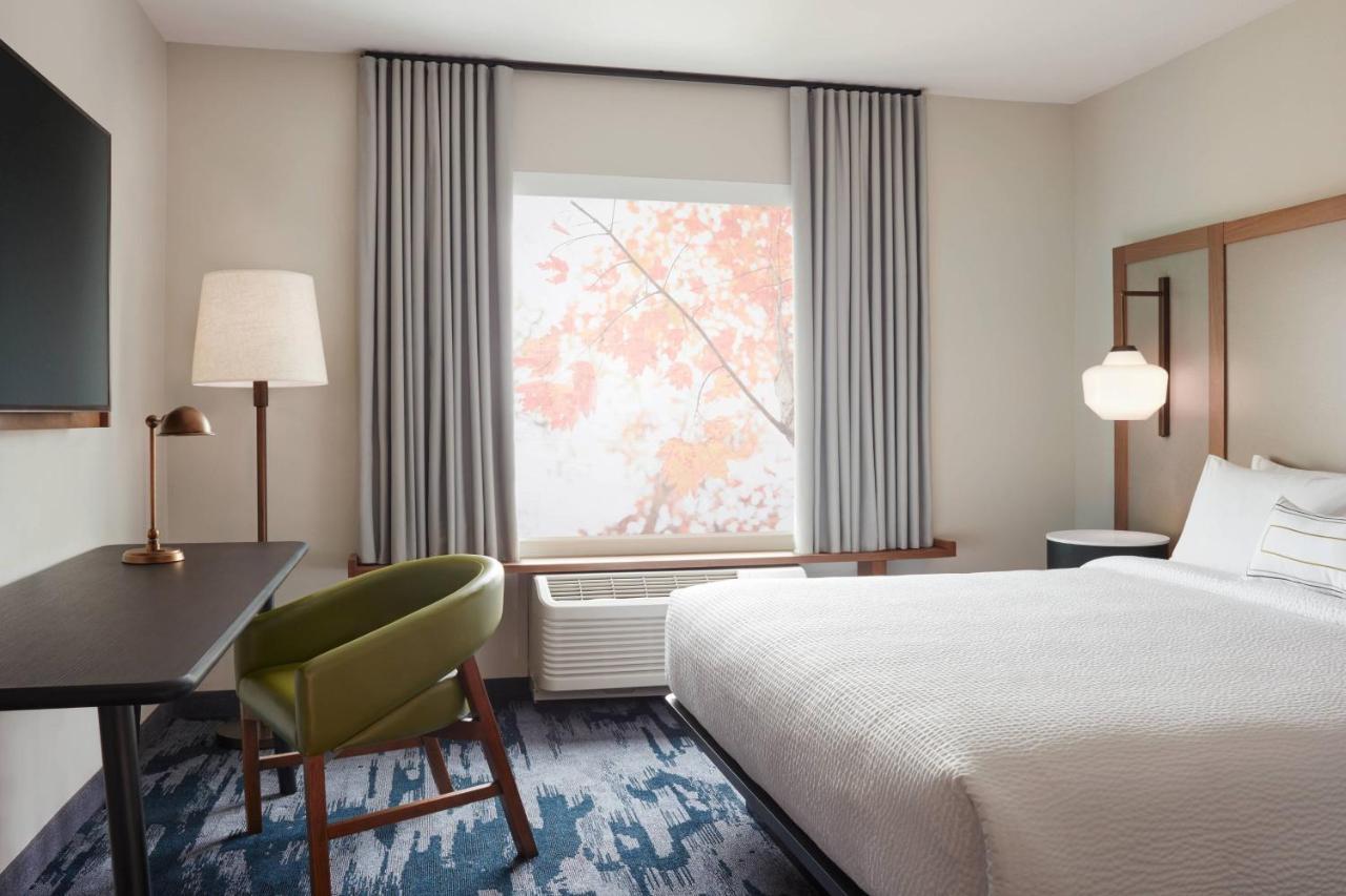 Hotel Fairfield By Marriott & Clear 3*