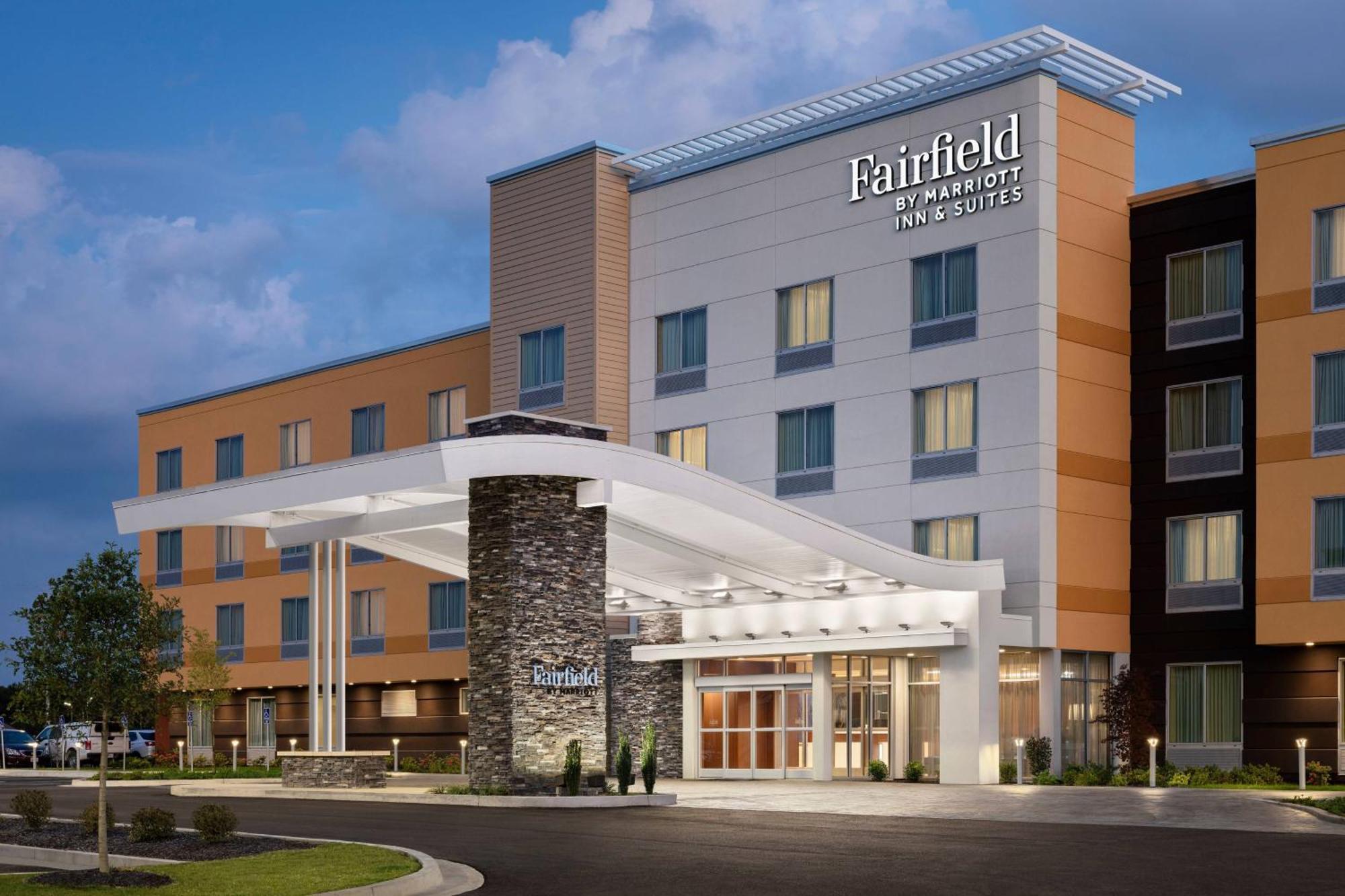 Fairfield By Marriott & Clear Hotel 3*